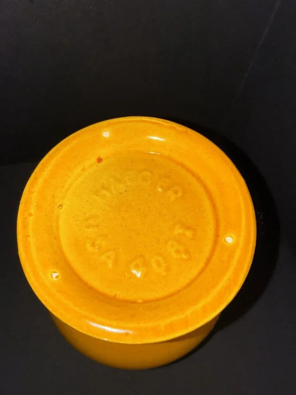 Haeger Pottery, 2 Ginger Jars, 6-inches, Mustard, Ecru, stamped, crack, Urn,vase
